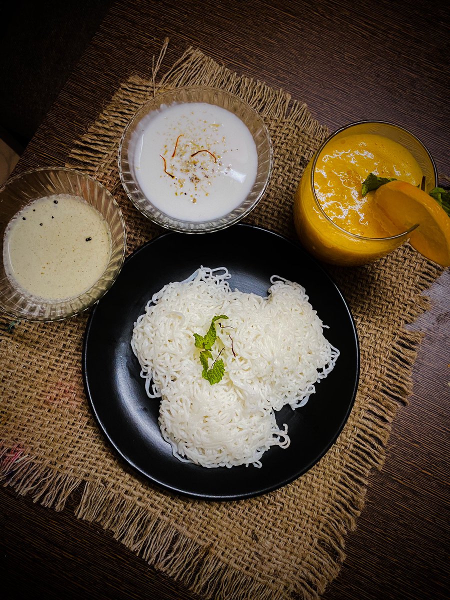 Vijeetha_NR's tweet photo. Breakfast special... nool puttu aka idiyappam, coconut milk, coconut chutney and fresh pulpy orange juice #idiyappam #noolputtu #coconut #coconutmilk #coconutchutney #freshjuice #pulp #orange #orangejuice #foodie #foodphotography #amateurphotography @wwwNewsandFood https://t.co/QCyKQm955X