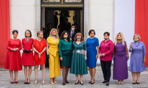 Here in Gloucestershire we’re looking for your nominations for great upstanders for the 2020 We Are One Awards.

This is what an upstander looks like. Quiet, visible and standing against hate. Respect to Polish MPs for protesting against anti-LGBT rants from their President

1/2