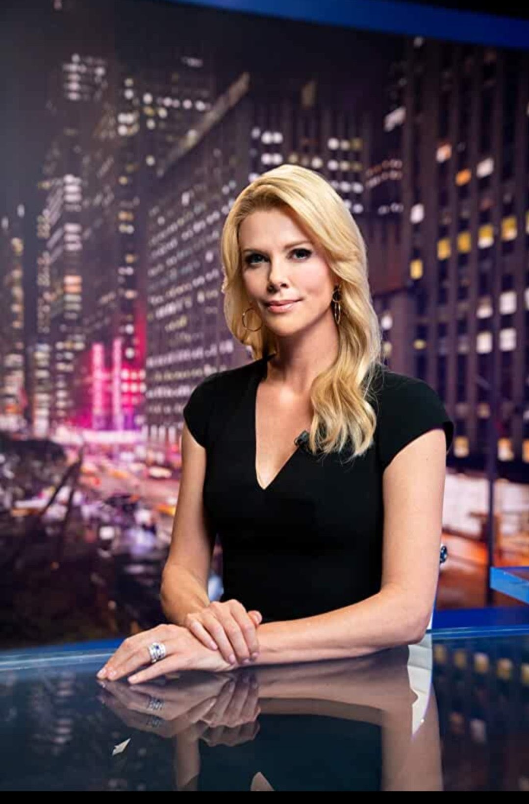 So much can be said...

Let s leave it at: Happy birthday, dear Charlize Theron!

August... What a month! 
