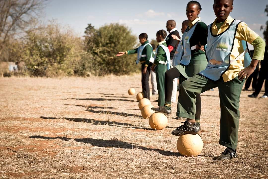 MashavaSilas's tweet image. Once a Coach, Always a Coach. I miss soccer guys. Can this COVID-19 go away - we want to play soccer again. #DreamfieldsProject  #GrowingDreams
