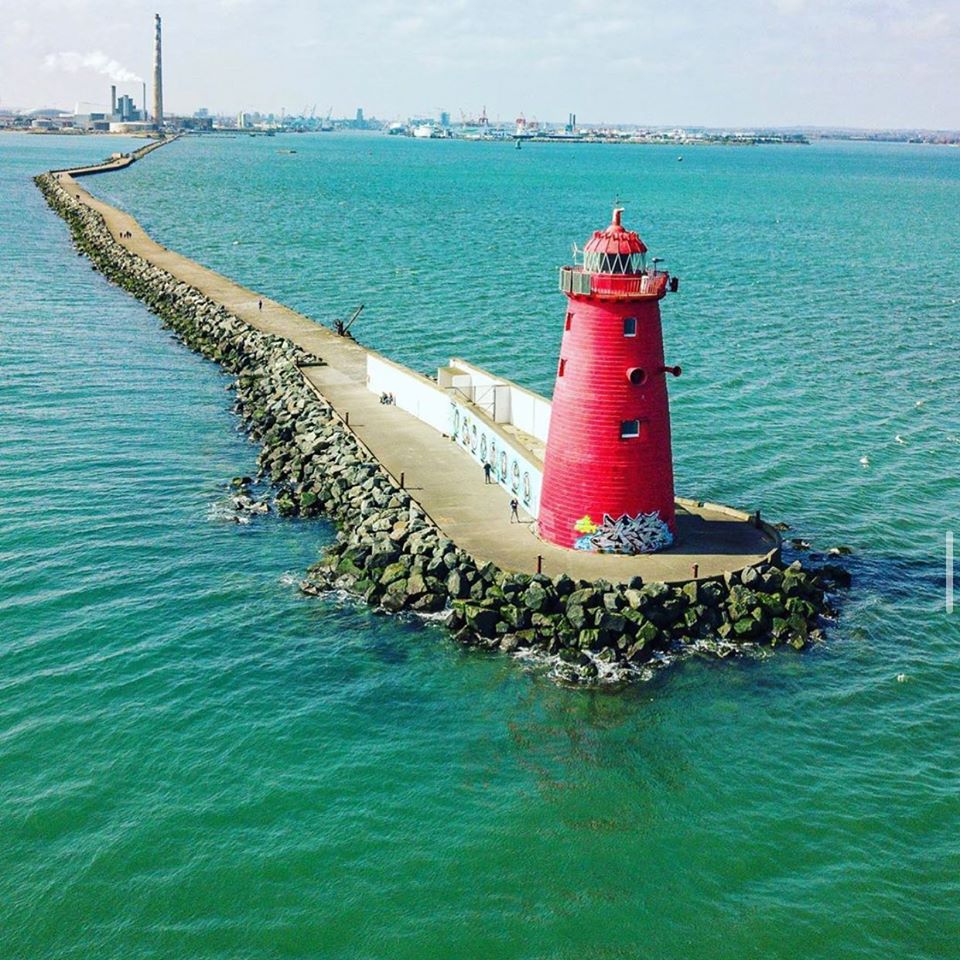 The Poolbeg lighthouse walk takes you 4km into the Dublin Bay! Amazing! Credit to @paulmacdonaldpictures
See the top 10 famous pubs in ireland youtu.be/HHXi_lAy0X0 #loveireland #ireland #dublin #lovedublin #saveirishtourism #tourismireland @LovinDublin @VisitDublin @Dublin_ie