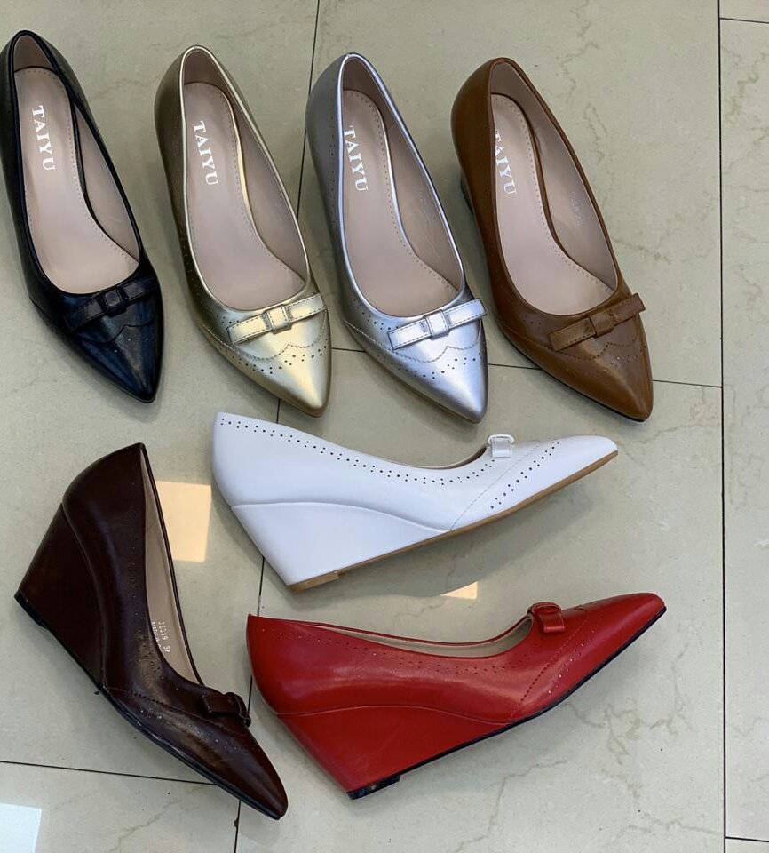 visionarydhp256's tweet photo. #shoesaddict #shoeslovers #shoesforsale #shoestyle 
Call Or WhatsApp 0753844635
We have Free delivery with in Kampala for more than 2 pairs.
.
.
#kampala #eastafrica  #instauganda  #uganda #shoesuganda #ShoesHubUganda #ugandafashion #ugandanews #YagalizzaMunno https://t.co/rn1JpE8puh