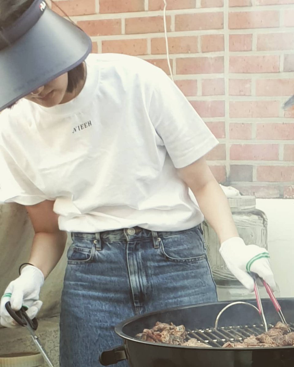 ggonekim is a good 'cooker' too. grill master at home and master chef with friends.