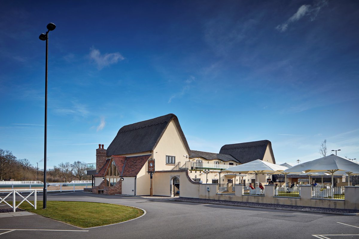 Our onsite pub and restaurant, The Millstone Hare, is open from 5pm today, all weekend!  Enjoy the sun in our beer garden where you can enjoy a cocktail, or a pint of real ale and a pub lunch, seated in the fresh air, whilst taking in the views.

Visit millstonehare.co.uk