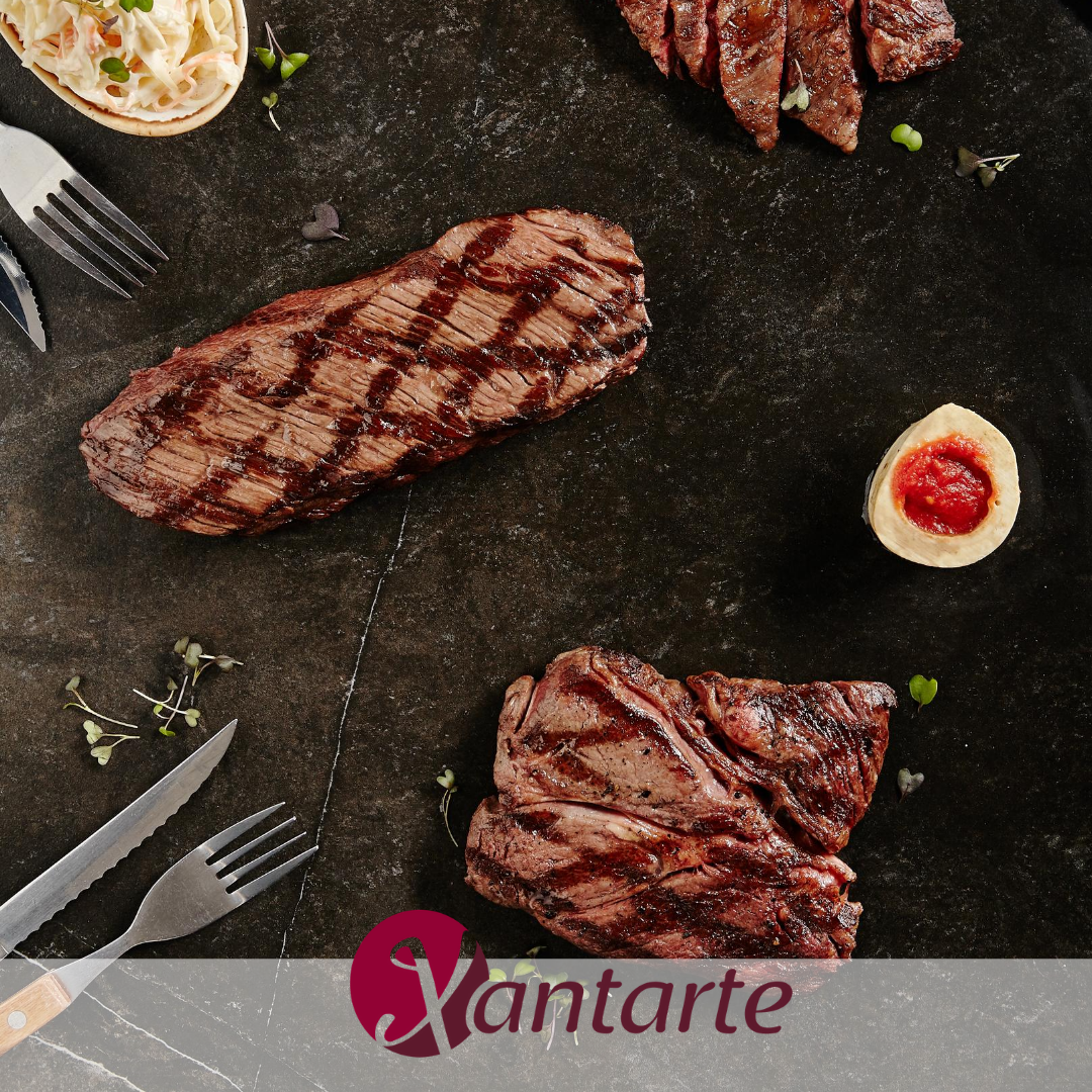 Xantarte's tweet photo. Seleccionamos las mejores carnes para que lleguen a tu mesa. ¿Qué tipo de carne te gusta más? Cuéntanoslo..
#somosxantarte #meatlovers #somoscarnivoros #carnegourmet #yocomocarneTOP #chuleteamos #xantarte #meatobsession https://t.co/dMzotPB2Ln