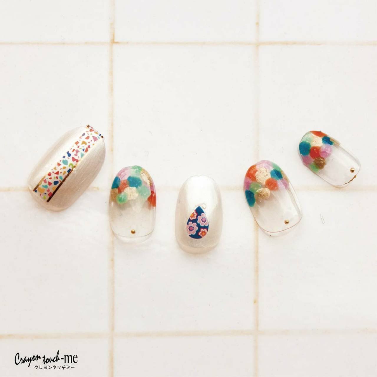 Crayontouch Me ベネチアングラス の輝きをネイルに 100均 百均 100均ネイル キャンドゥ プチプラネイル セルフネイル ネイルデザイン ネイルやり方 ベネチアングラスネイル ベネチアンカラーストーン ベネチアングラスネイルシール 詳しく
