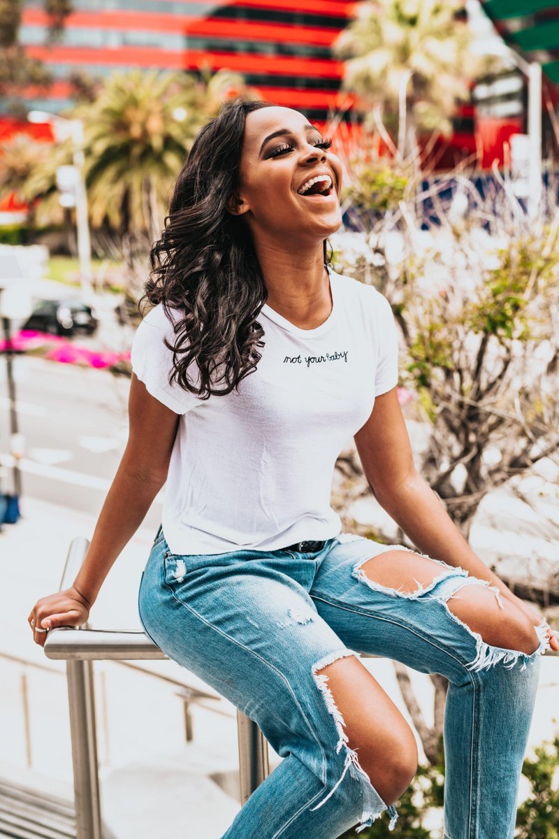 GirlGrandeurZW's tweet photo. Even if you run your own business or work for someone, you never go wrong by working on yourself. Lynda Matthews @Lyndamath has simple tips to help you get along. Read, share and subscribe! #GirlGrandeurZW #ZimBlogger #BlogIndaba #Afrobloggers https://t.co/DaZ5BsRdYH https://t.co/t8uruIytDc