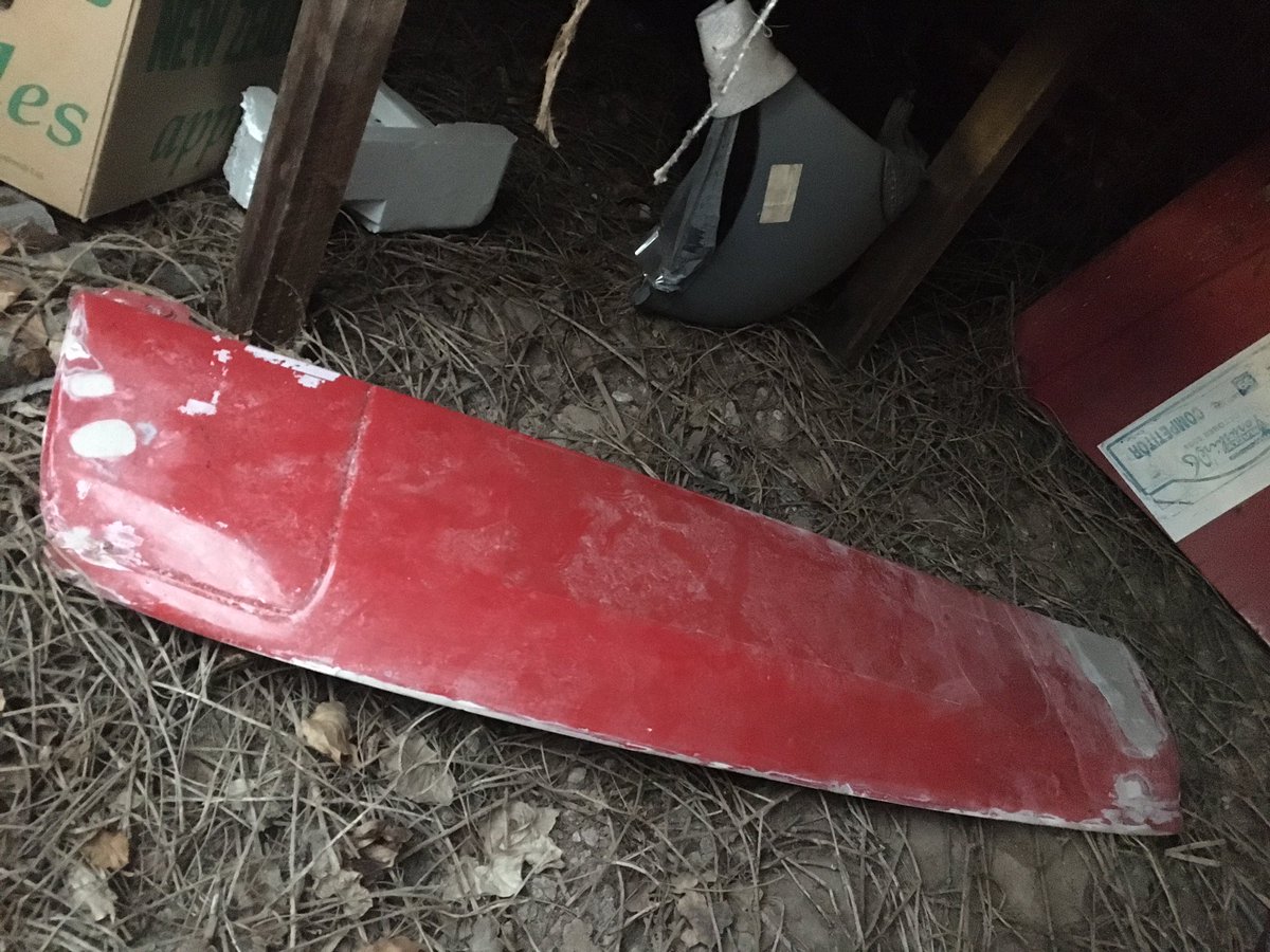 “Original” front panel fitted to our 924 when we bought it in 2015. Started repairing it and then bought a new one anyway  bonus points for brand new Vauxhall Corsa C bumper in the background, which I panic-bought after an argument with some wildlife on the roads one night.