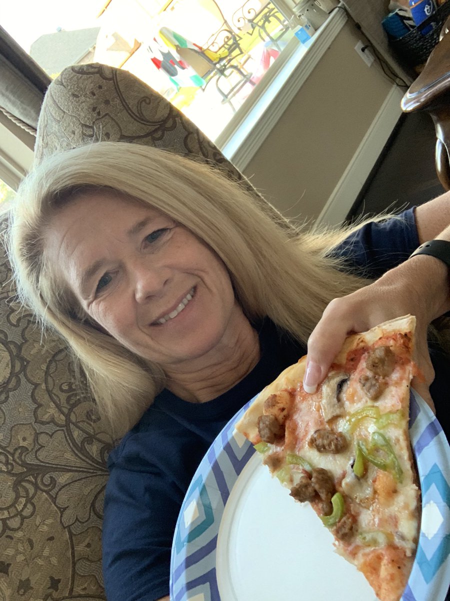 kzwickipedia's tweet photo. Favorite pizza place. Woodfired Pizza #ExploreWells #WellsSummerSelfie #PizzaSelfie https://t.co/NxXtGkGGWm