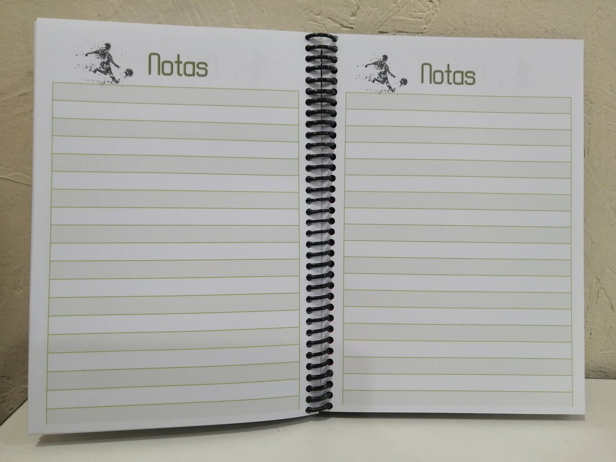 Ya gente.
Con mi mamá diseñamos estas libretas para apuntes de fútbol. Son 70 hojas ideales para reporteros de cancha, comentaristas, relatores y cualquier fanático del fútbol. Puede personalizar su portada como quiera. $8.000. Envíos por pagar a todo Chile. Su RT sirve mucho