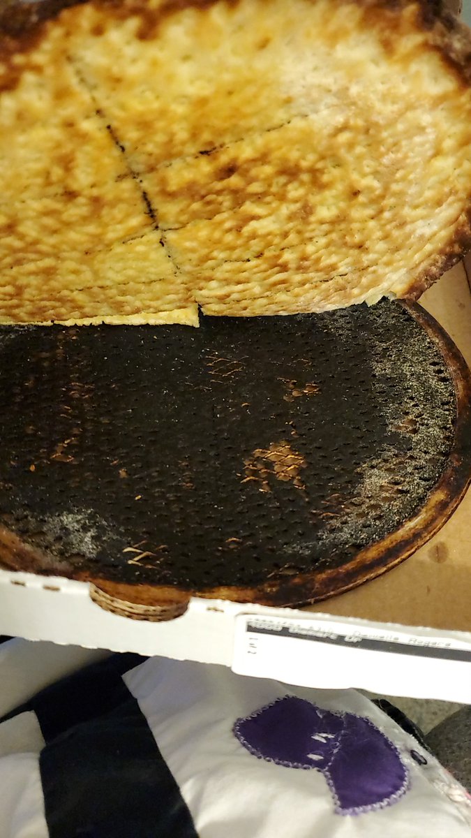 danindodge's tweet photo. @AskPapaJohns didn't get cheese on my cheesesticks but somehow got the baking tray. 🤮
Plus, contact-free delivery turned into unmasked driver handing me the delivery. Don't typically complained but this is pretty disappointing. https://t.co/Q3OosYkE03