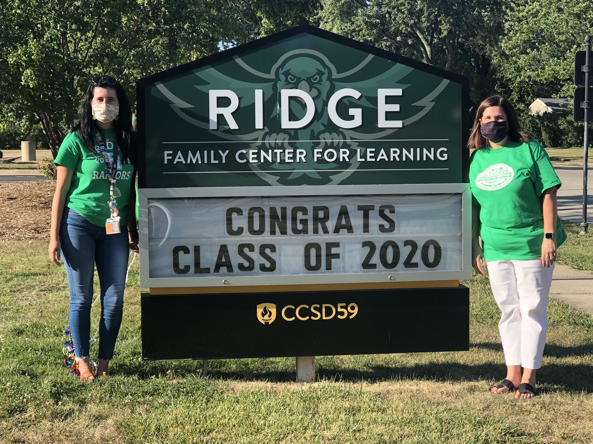 MrsSorengsClass's tweet photo. Congratulations to the class of 2020. It was great seeing all of my students in person. Good luck in junior high! @CCSD59 @D59Ridge #D59Cares https://t.co/zKRkZBCDaU