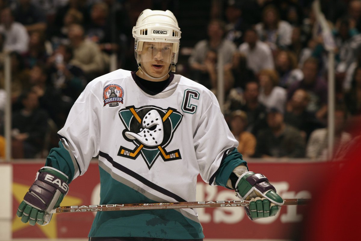 Next up is HOFer Paul Kariya, of Japanese and Scottish descent. First asian player to captain a team. Mighty ducks LEGEND(They won a cup four years after he left. Still makes me sad). He and Teemu Selanne were such a power duo. Kinda baby, also kinda bitchy. Wish he was my dad.