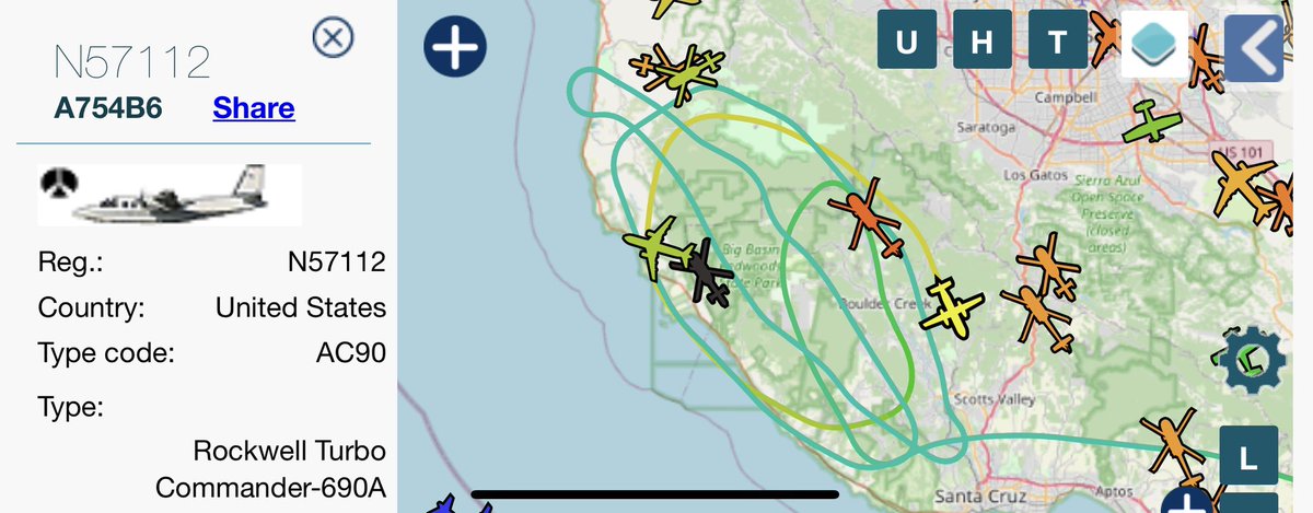 Air attack is up, looks like they’re hitting the coastal front of the fire (Prob can’t fly safely low the valley due to smoke)First is the command and control plane, high overhead (6000 feet) circling the scene. Second is a whole mess of helicopters   #CZULightningComplex