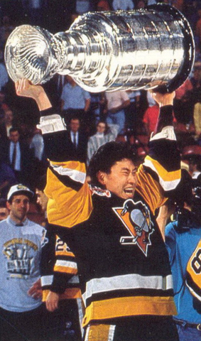 Jim Paek, two-time STANLEY CUP CHAMPION with the Penguins(1991, 1992) !! First South-Korean born player to play in the NHL. Currently head coach of the South Korean national hockey team. Bet y'all didn't know the Lemieux-Jagr years had an asian player on their team, huh?