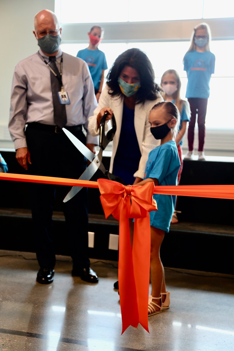 DavisSchools's tweet photo. To accommodate continued growth in the west Layton area, the newest school in the district — Sunburst Elementary — is now complete and ready for students to start school next week. #dsdlearningfirst #uted https://t.co/tgus6ZjDZB