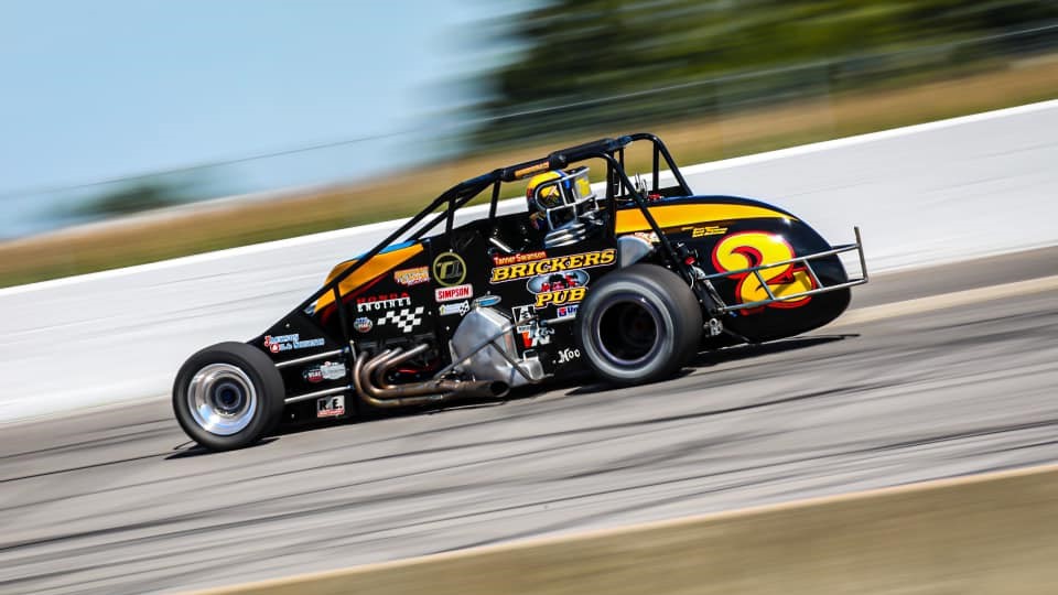.<a href="/Tanner_Swanson/">Tanner Swanson</a> was the fastest overall in practice session 1 at 21.246 in the Bowman Racing/Brickers Pub – T.J. Forge/Beast/Kistler Chevy.

Quals: 5:45pm ET
Race: 9pm

📺 <a href="/FloRacing/">FloRacing</a> / bit.ly/2ZpafUr

📸 <a href="/DB3Inc/">DB3 INC</a>