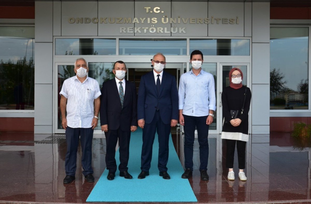 Üniversitesitemiz Rektörlüğüne atanan Prof.Dr.Yavuz Ünal'a hayırlı olsun ziyaretinde bulunduk. Rektörümüze ve Rektör Yardımcısı hocalarımıza samimi karşılamaları ve sohbetleri için teşekkür ederiz.