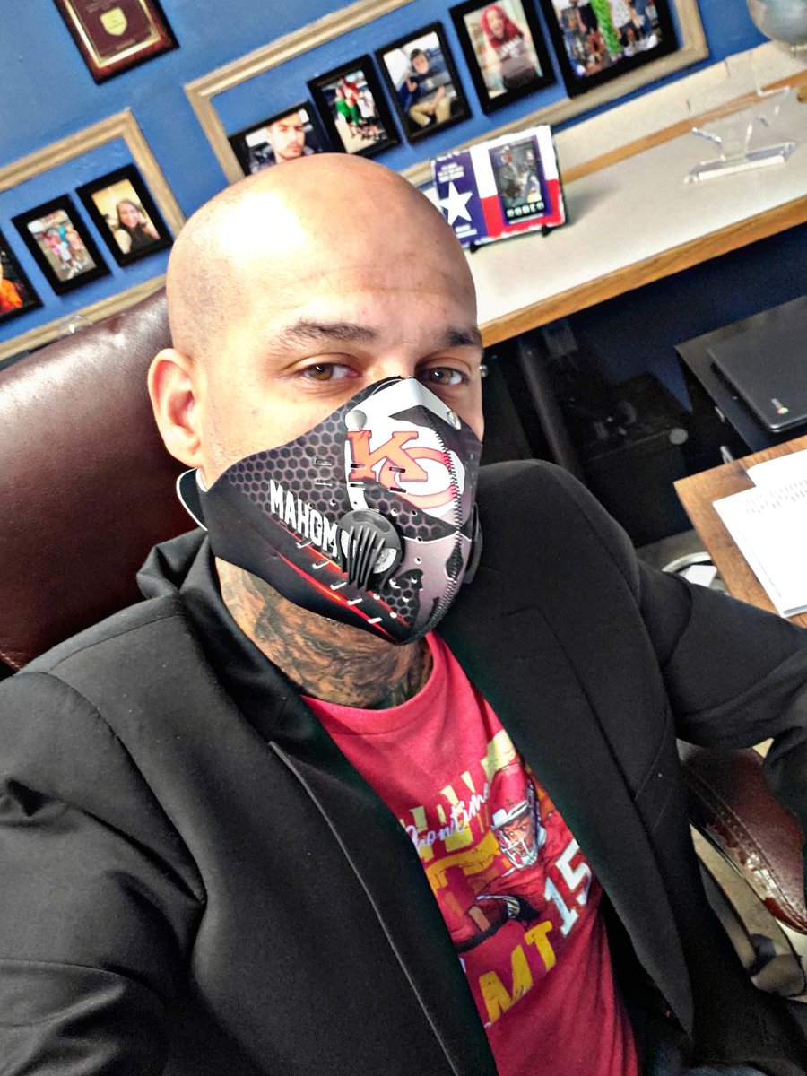 The_Real_Neon's tweet image. My new Patrick Mahomes KC mask!

#ChiefsKingdom #workflowselfie