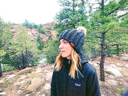 HydrangeaToo's tweet photo. This (slightly) cooler weather has us thinking ahead to fall/winter, and Likewoah Handmade’s #knit options are perfectly priced to stock up now! Shown here is the Top Knot #Headband, the Asher Infinity #Scarf, and the Laurel #Beanie (with faux fur pom). All 70% OFF! // #VT #BTV https://t.co/XArlbYld4k