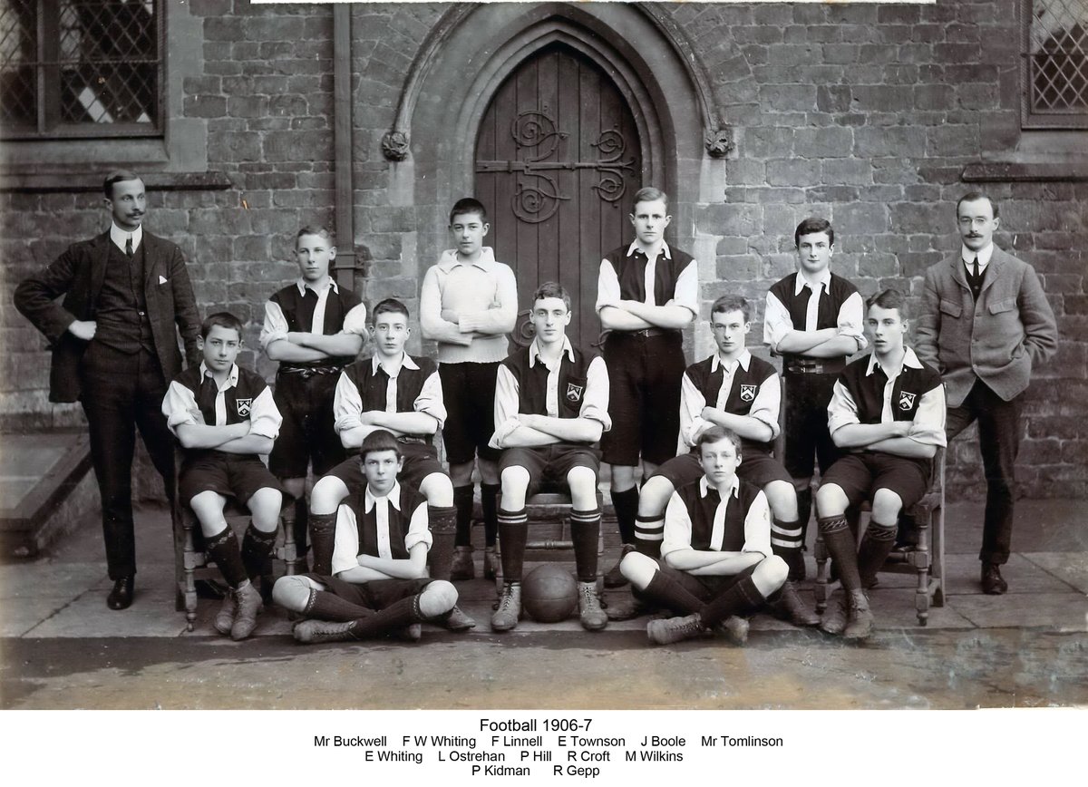 Born Kent, lived Croydon, his  @BloxhamSchool did not play rugby until 1920, but Morris was a keen footballer (seated right) and his skills would have easily transferred in the amateur era of  #Rugby