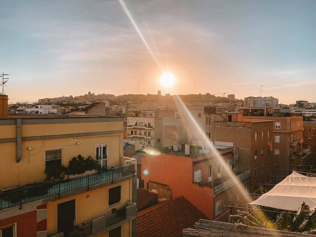 Landed back in London and already can’t stand seeing this 😂

#sardinia #sardegna #prego #italia #sunset #rooftop 🥂 instagr.am/p/CEKcxmgpFfJ/