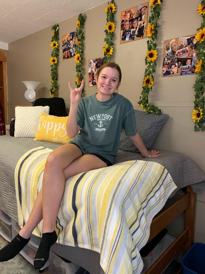 RyanRY1's tweet image. Got @Carly_2301 all moved in today at UNK! Excited for her to start her new chapter in her journey. You&apos;re gonna do great! #GoLopers