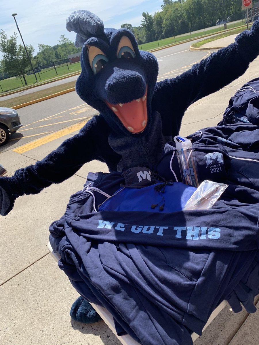 BobbiJoWathen's tweet photo. Today we celebrated the end of College App Bootcamp and Freshmen Summer Bridge programs. This week we engaged over 130 students as we get ready to get back to school. Next week weโve got even more fun on deck for MHS Students. #WeGotThis #MHSDragons https://t.co/qrpefW1q4z