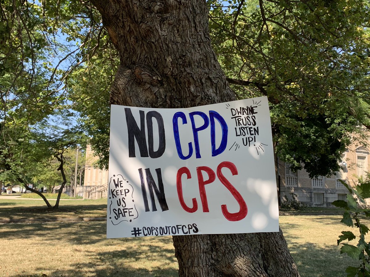 In  #NorthAustin for a protest organized by  @606hoodlum and other Westside youth. The protest will march to the home of Board of Education member Dwayne Truss, who voted not to remove SROs from CPS.  #ChicagoProtests