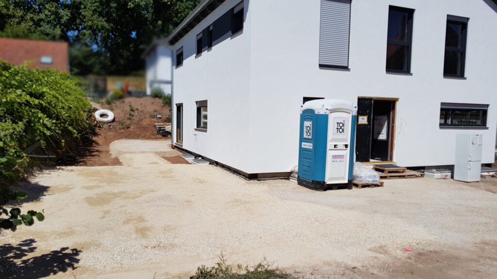 milkmaid's tweet photo. Wir haben einen neuen Beitrag auf Peter und Franzi bauen ein LUXHAUS - Abschluss Erdarbeiten: https://t.co/46KS6pr2ds https://t.co/qLCKamwT5S