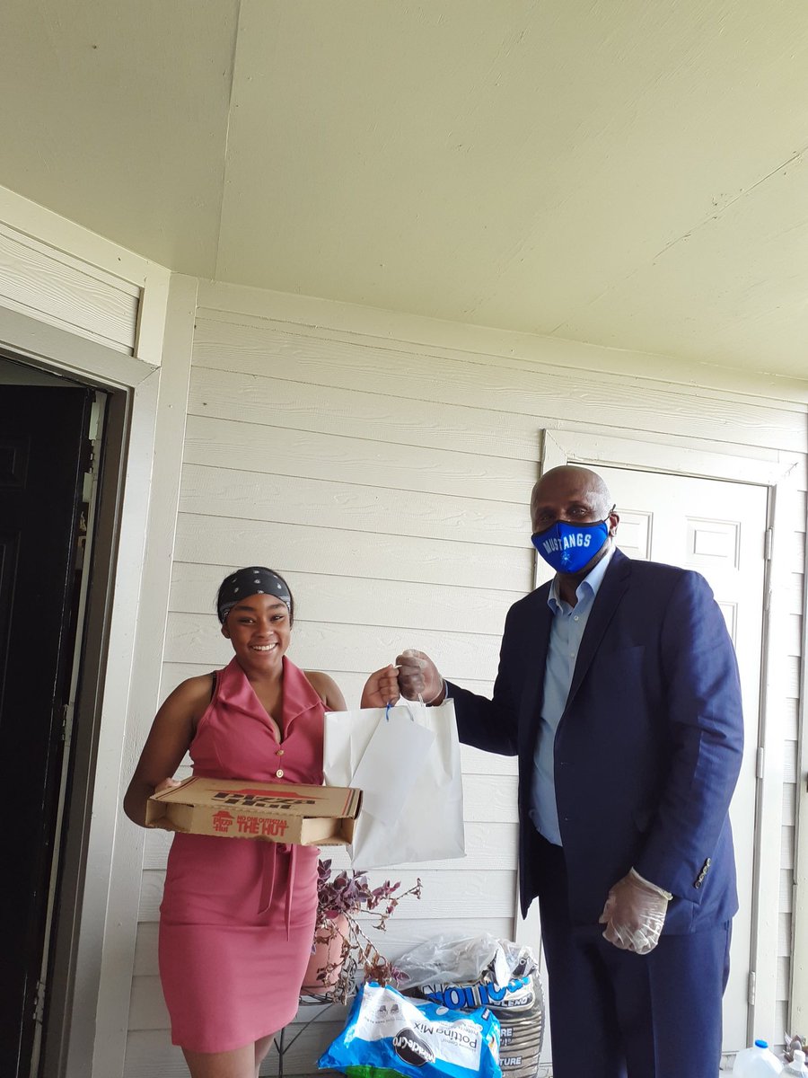 Aldine Senior High School-Aldine ISD (@aldinehs_aisd) on Twitter photo <a href="/AldineHS_AISD/">Aldine Senior High School-Aldine ISD</a> Publisher's Clearing House was out delivering pizza and care bags to students for being engaged during the first week of school. We love celebrating our students! Our students were so excited to see Principal Stewart. #AldineAnywhere #AldineProudMustangStrong <a href="/AldineHS_AISD/">Aldine Senior High School-Aldine ISD</a> Publisher's Clearing House was out delivering pizza and care bags to students for being engaged during the first week of school. We love celebrating our students! Our students were so excited to see Principal Stewart. #AldineAnywhere #AldineProudMustangStrong