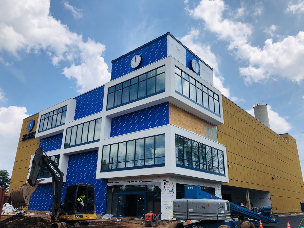 FairfieldMetal's tweet image. Blue Saphire Self-Storage in Rahway, NJ is ready for 3-D panels to complete the facade. #Construction The facade of panels is approximately 4,000 square feet. #facade #architecture