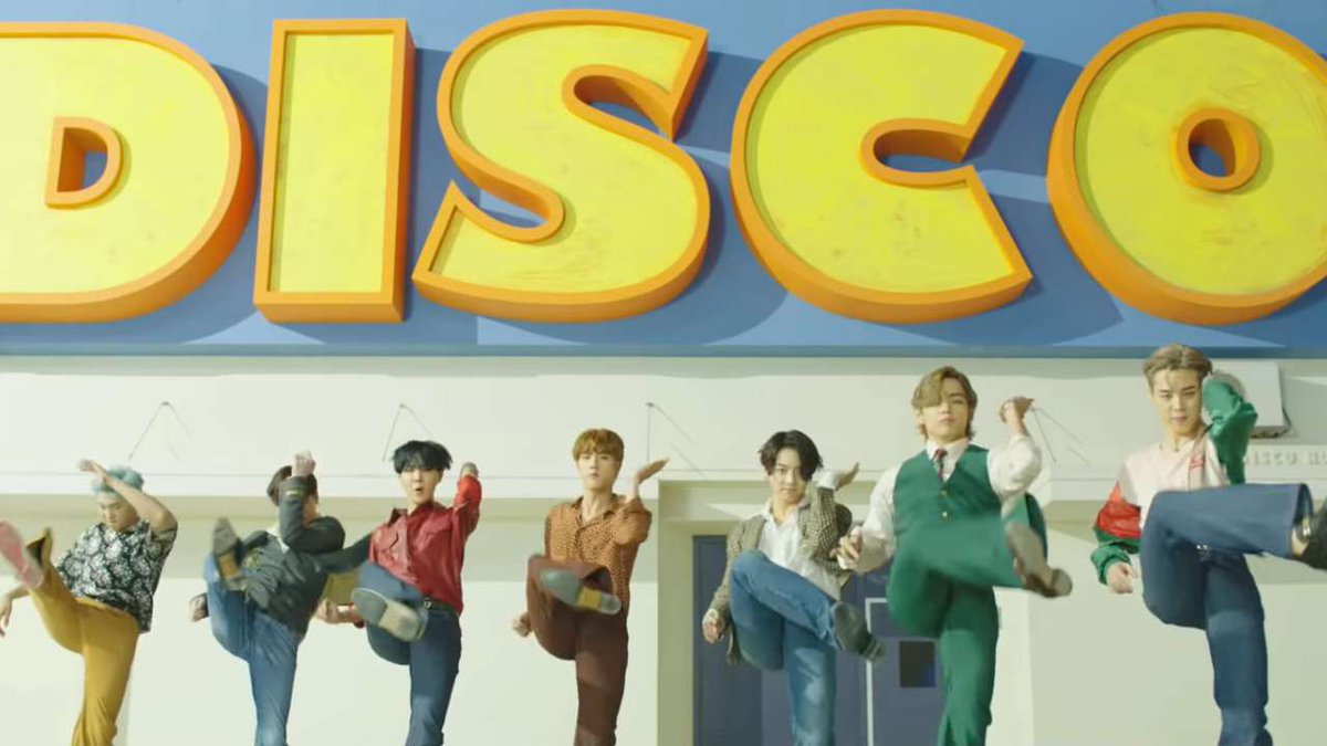 HITSDD's tweet photo. Report: @BTS_twt’s “Dynamite" is off to huge start at Spotify, already approaching all-time single day record with 9.8 million+ #BTS_Dynamite https://t.co/ebnSpAq0PJ https://t.co/sjnuV1HK2I