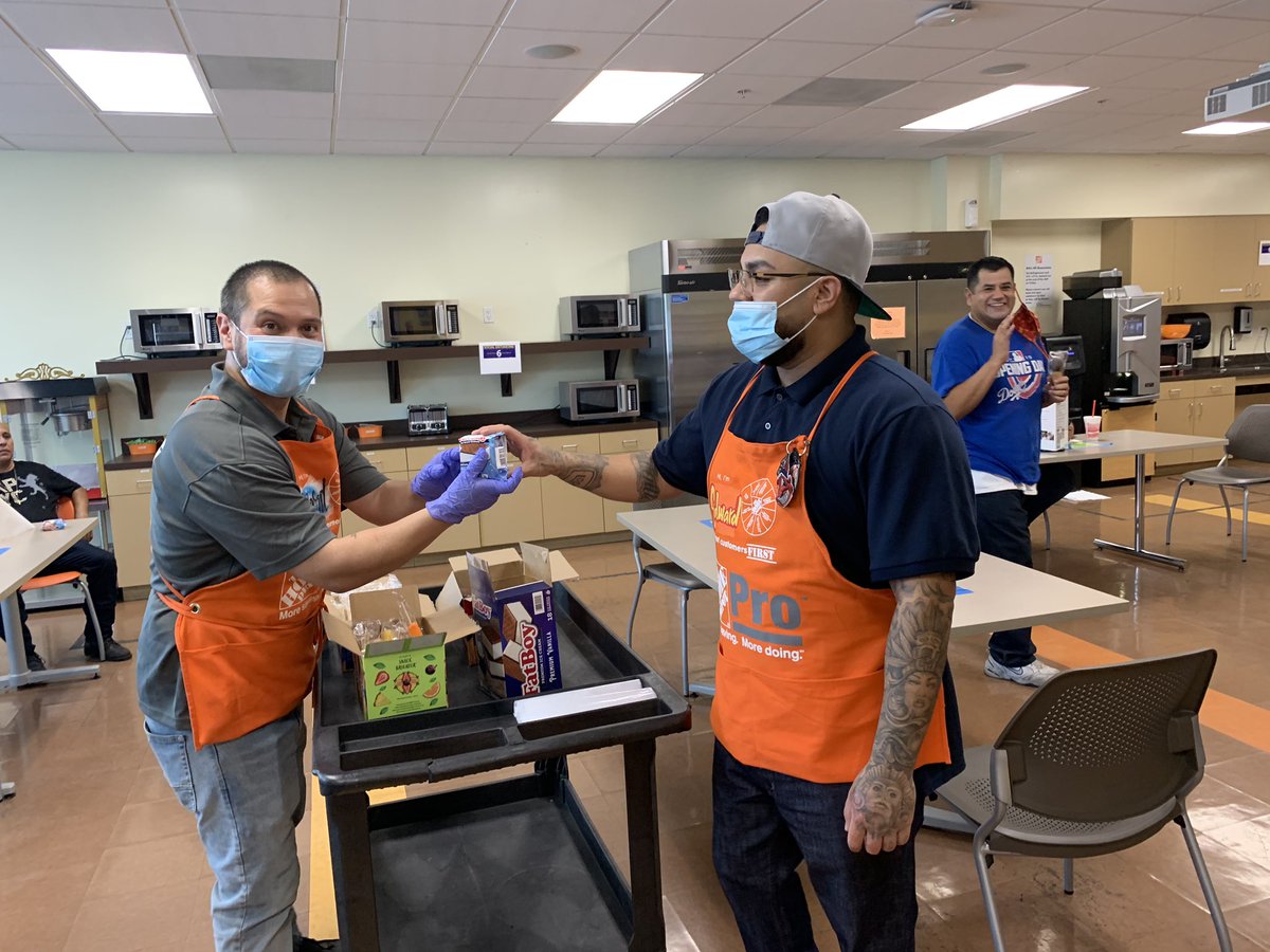 Keeping our associates 😅cool with a variety of ice cream🍦😋<a href="/3273/">kaz</a>