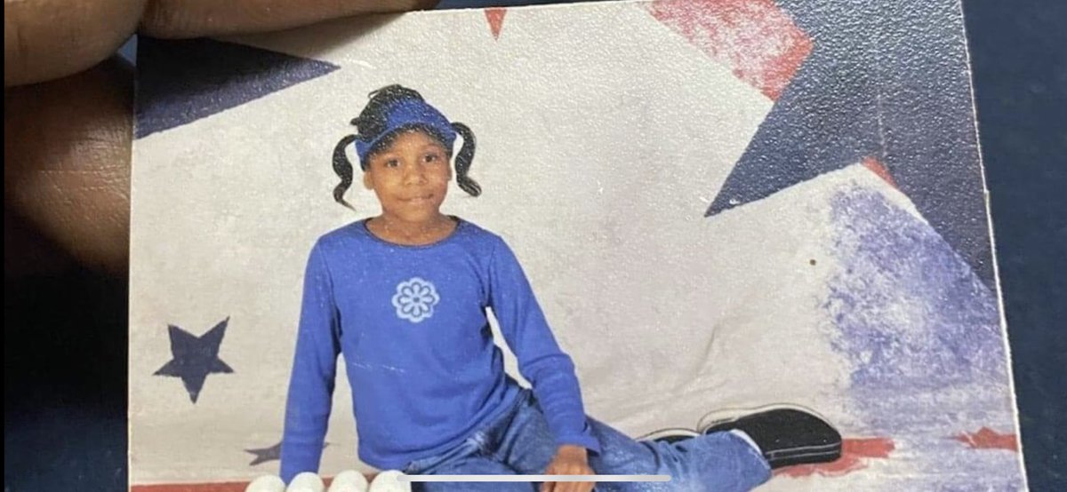 Syy_222's tweet photo. This had to be like 2nd, 3rd Grade ๐๐ #CutiePie #PopsVoice https://t.co/QBNBxks6dA