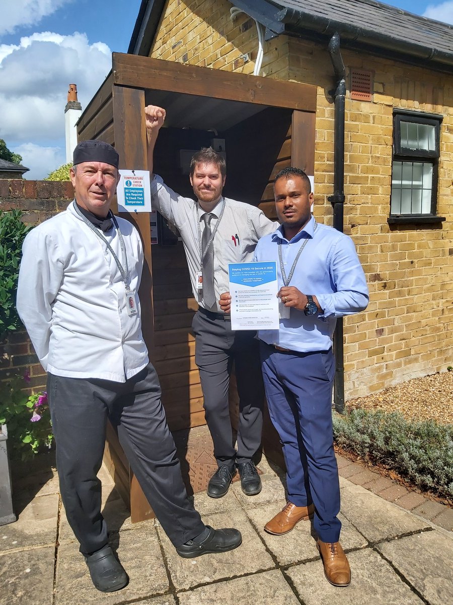 jcj_jackson's tweet photo. Great visits this week to @HaileyburyUK @KingsBruton @StSwithunsFood @tasisengland Our @ChartwellsInd teams demonstrating that we are #Covid19Secure Great to meet some of our Clients giving them more confidence and reassurances that We Are Ready! #HappyHSEManager #SafetyFirst https://t.co/BwKdLtqMli