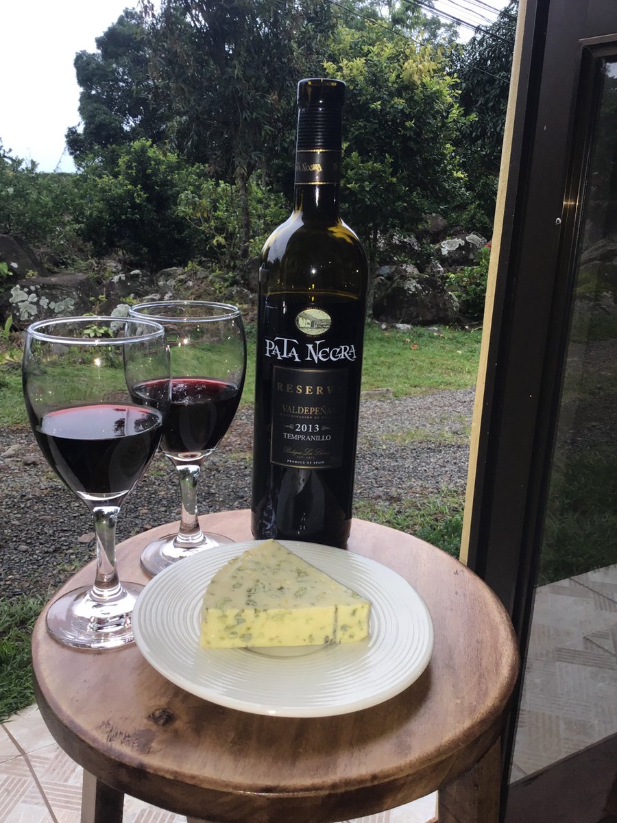 WineCheeseFri's tweet photo. #WineAndCheeseFriday, Pata Negra Reserva Tempranillo and Rosenburg blue cheese https://t.co/XNalCsBhx6
#newentry #wineandcheese #Tempranillo #PinkSociety #goodpairing https://t.co/BuqaD9aA5w