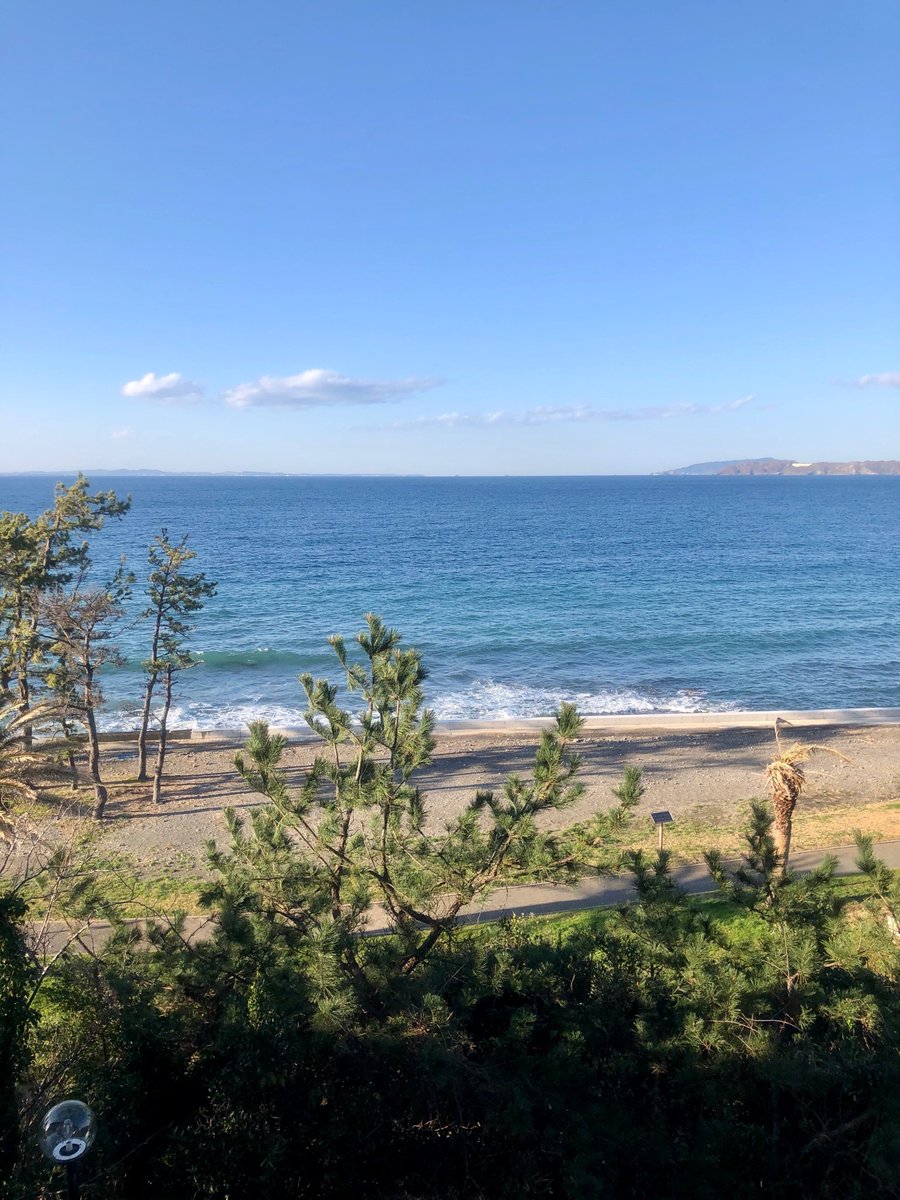 zenkenindia's tweet photo. The beauty of Japan is that it’s surrounded by ocean. It provides delicious seafood as well as beautiful scenery like this, in Tateyama, Chiba. #chiba #tateyama #japan #lifeinjapan #beautifulbeaches #nature #travel #explorejapan #discoverjapan #beautiful #destination #traveljapan https://t.co/ljhfXaHZPd