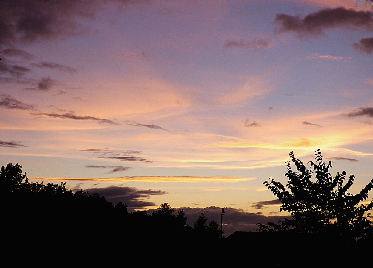 ccbigcam's tweet photo. Sunset tonight
Clouds om the move
#Sunsets #FromMyWindow
#LockdownPhase3 #LockdownSunsets
#sunsetphotography
@StormHour
@LensAreLive
@ThePhotoHour
#WeatheringWithYou #WeatherWatchers https://t.co/RtTj6EVQ7N
