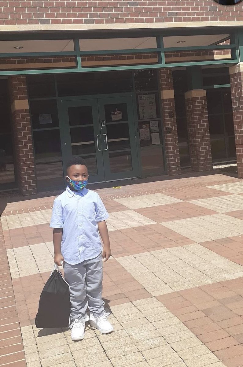 VanceCoSchools's tweet photo. We have had some excited students ready for school!  The Wow Starts Now! https://t.co/5JSRvIzuPb