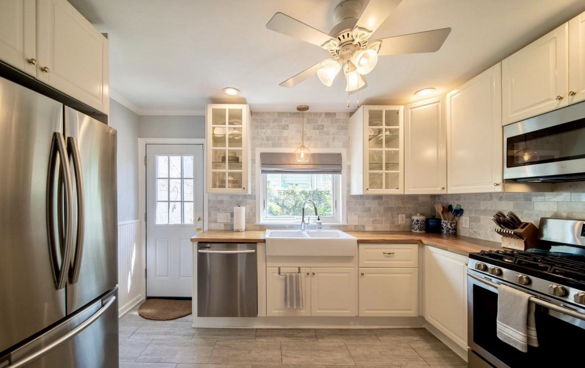 AgentPHL's tweet image. #AgentPHL represented the new homeowners of this quaint South Philly rowhome, located in the red hot #EastPassyunk District. We helped the buyers secure this #property in less than 1 week on market, which exemplifies the competitive sales environment #Philadelphia's experiencing.