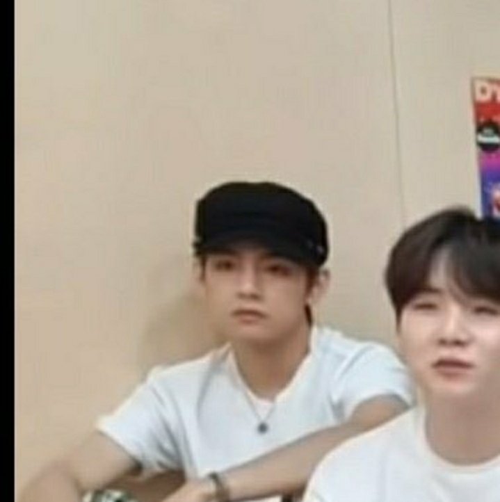 Hugo69164537's tweet photo. Coragem a bighit tem porque noção não....😒 https://t.co/97YdwcCH2N