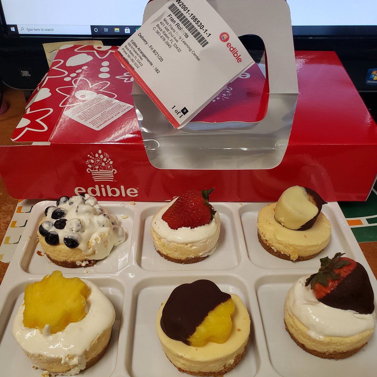 Hmmm decisions decisions.... when you get this delivered right before you are about to eat a salad for your bday lunch.... I think I am going to have one of these mini cheesecakes instead!!! #itsmybirthday #dessertfirst