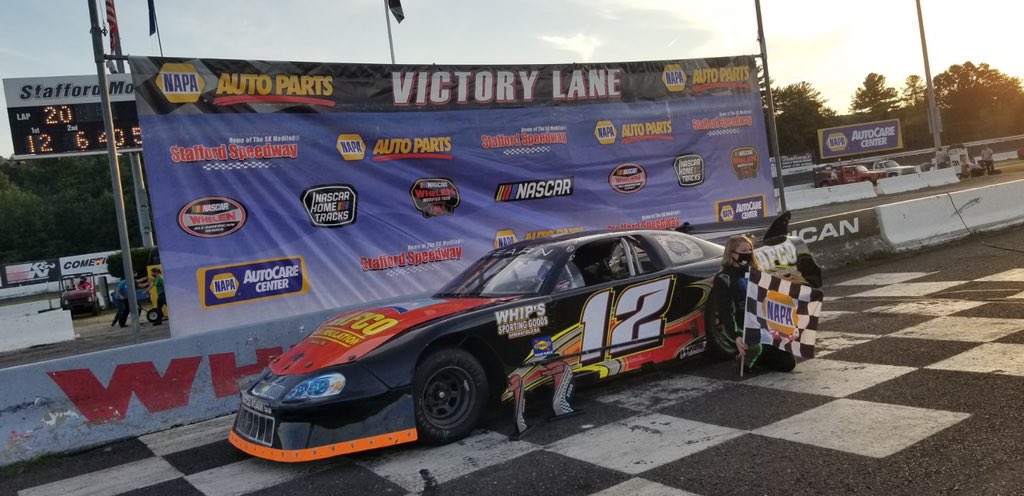 StaffordSpeedwy's tweet photo. First ✌️ winners of the night 

Late Model - #79 @dk3879
Limited Late Model - #12 @alexandra_fearn https://t.co/nhtSLTBS2m