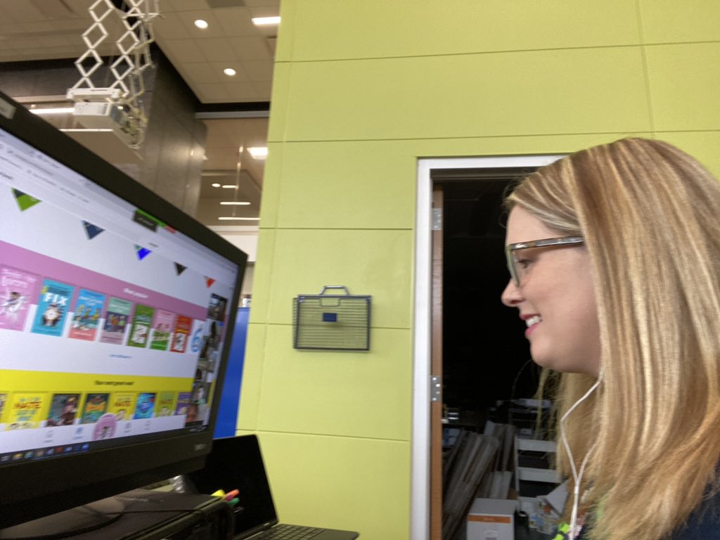 MrsChaudron's tweet photo. It was so nice seeing familiar 2nd grade faces today to share Sora tips, even if it was over Zoom! Thanks @AmandaCox7 for inviting me! #ACEcubs @cubsread @katy_libraries https://t.co/V2hdeHfWwo