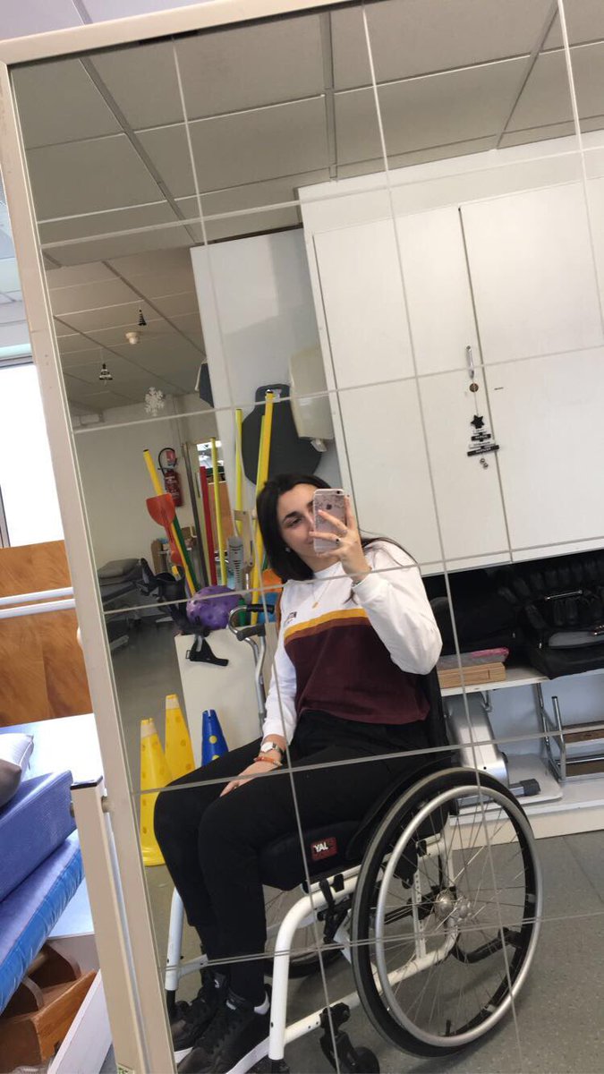 emi_grn's tweet photo. Je suis devenue paraplégique il y a un an à la suite d’un grave accident de voiture. C’est mon combat de tous les jours que mon entourage rend à chaque instant plus ou moins facile à vivre❤️#MonHandicapEtMoi https://t.co/7k82AUFiin
