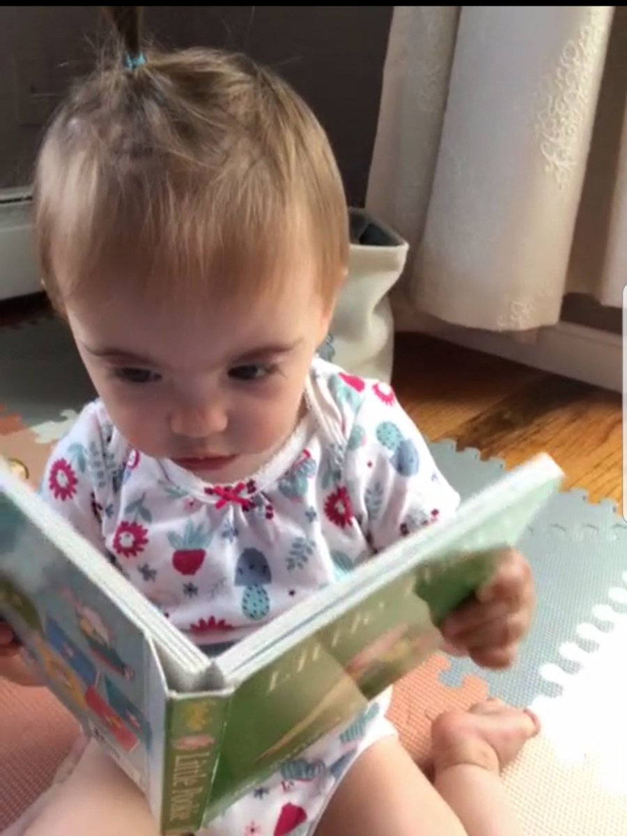 JamieArmin's tweet photo. #tinyreader turns 1 on Sunday 🎉🎈 #read4fun #lovesherbooks https://t.co/K7Bxf9khgU