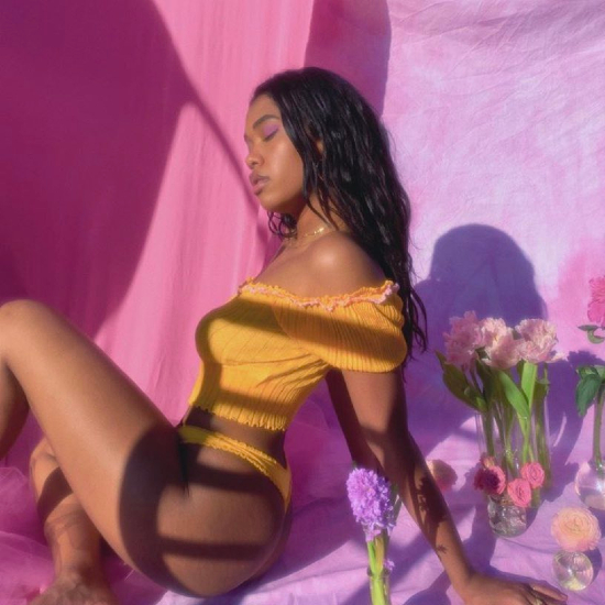 SoulBounce's tweet photo. LISTEN/WATCH: @Amb3rMark Shows Off Her ‘Thong Song’ With Unexpected @OfficialSisQo Cover To End ‘COVERED-19’ Series 🍑 https://t.co/ugblxwsj80 #AmberMark #Sisqo #ThongSong #COVERED19 #SoulBounce #music https://t.co/iDootzQXt4