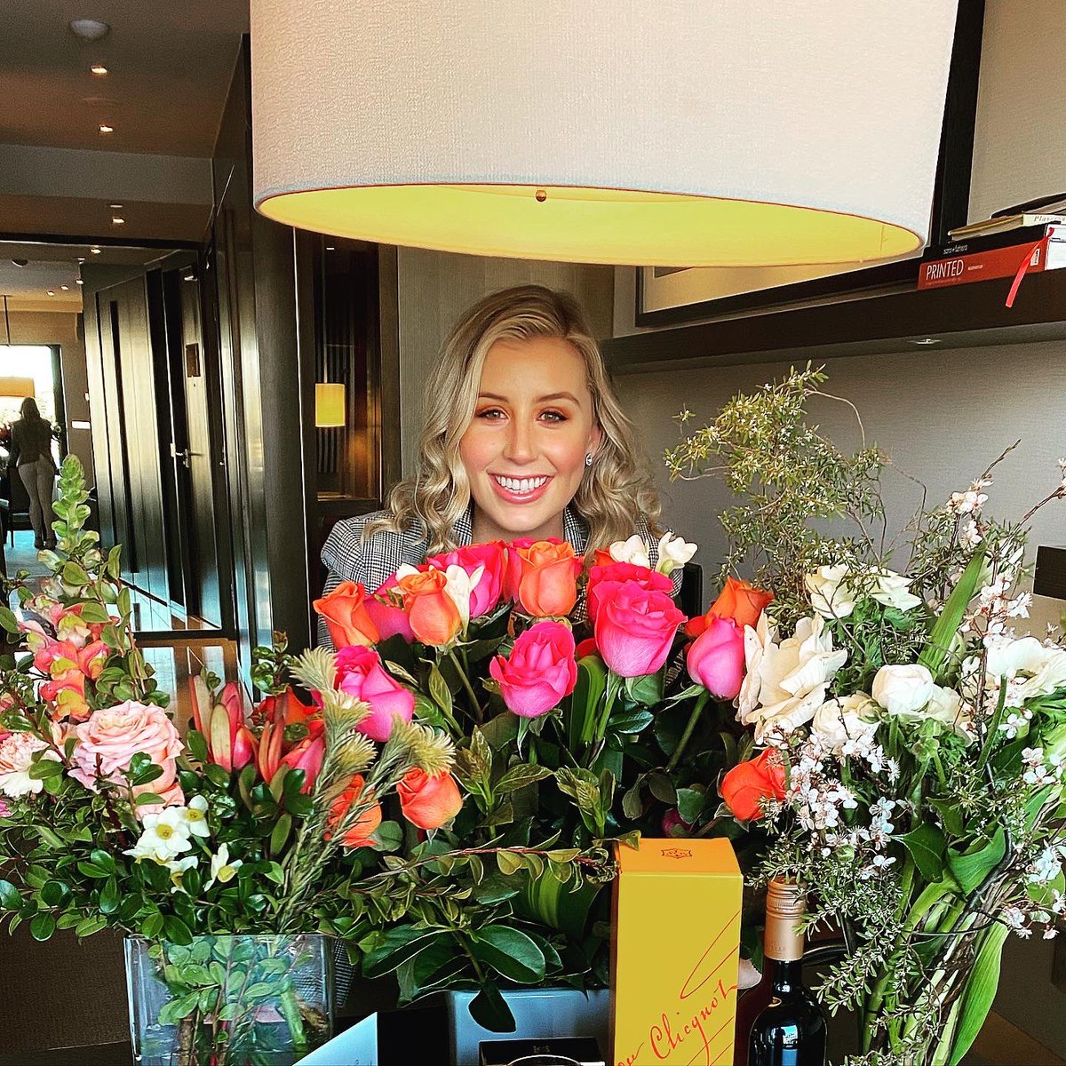char_riddle1's tweet photo. Hello 25! An amazing day - so grateful 🍾🥰🎉🥳💃🏼🙌🏼🎂💐 #25 #birthday #quartofacentury https://t.co/DRe5USpLv7