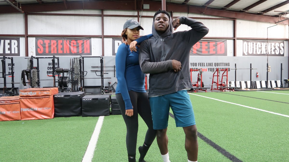 TheEKExperienc9's tweet photo. Hey y'all we are back on Twitter and will be giving updates on things we have going on!😜🔥

Sooo if you are interested in :
✨Street Wear
✨Fitness Wear
✨Certified Personal Training
✨Transformation Coach
✨Youtube Couples
We'd love your support 🤗 #retweet #BlackOwnedBusiness https://t.co/qVZpVhiACF